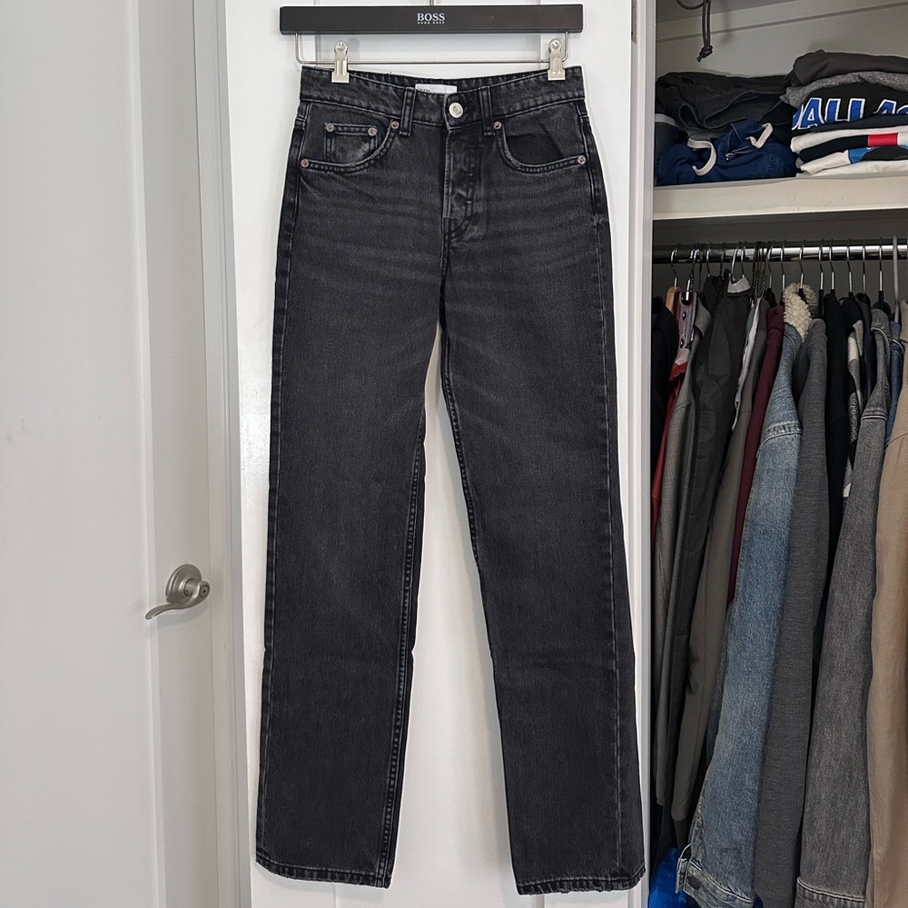 Zara Mid-Rise Black Straight-Leg Jeans